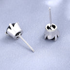 Ladies earrings with sparkling crystals in exquisite wreath design Symbol Fashion