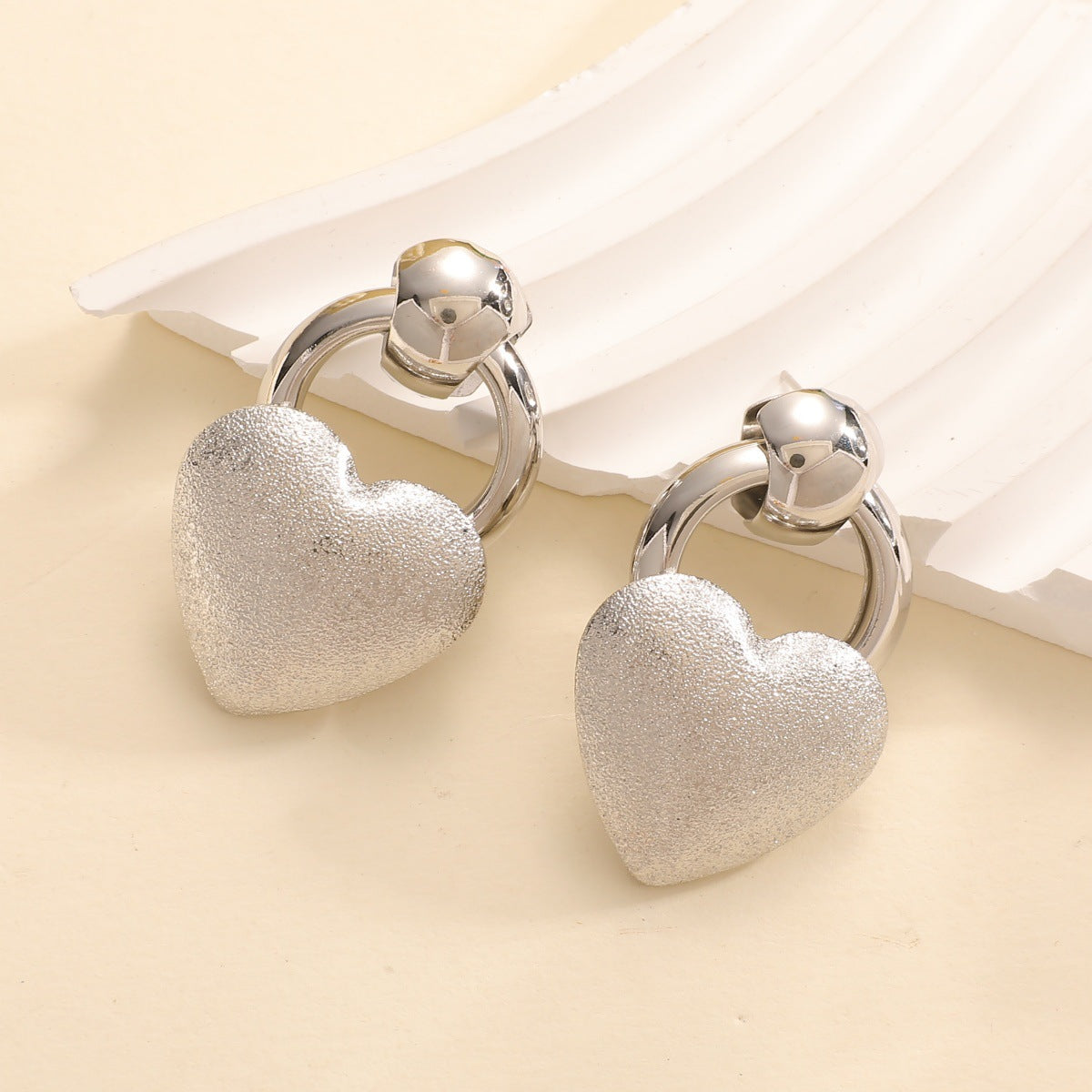 Ladies earrings in elegant heart design Symbol Fashion