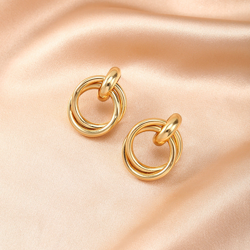Women's hoops in a modern, layered design Symbol Fashion