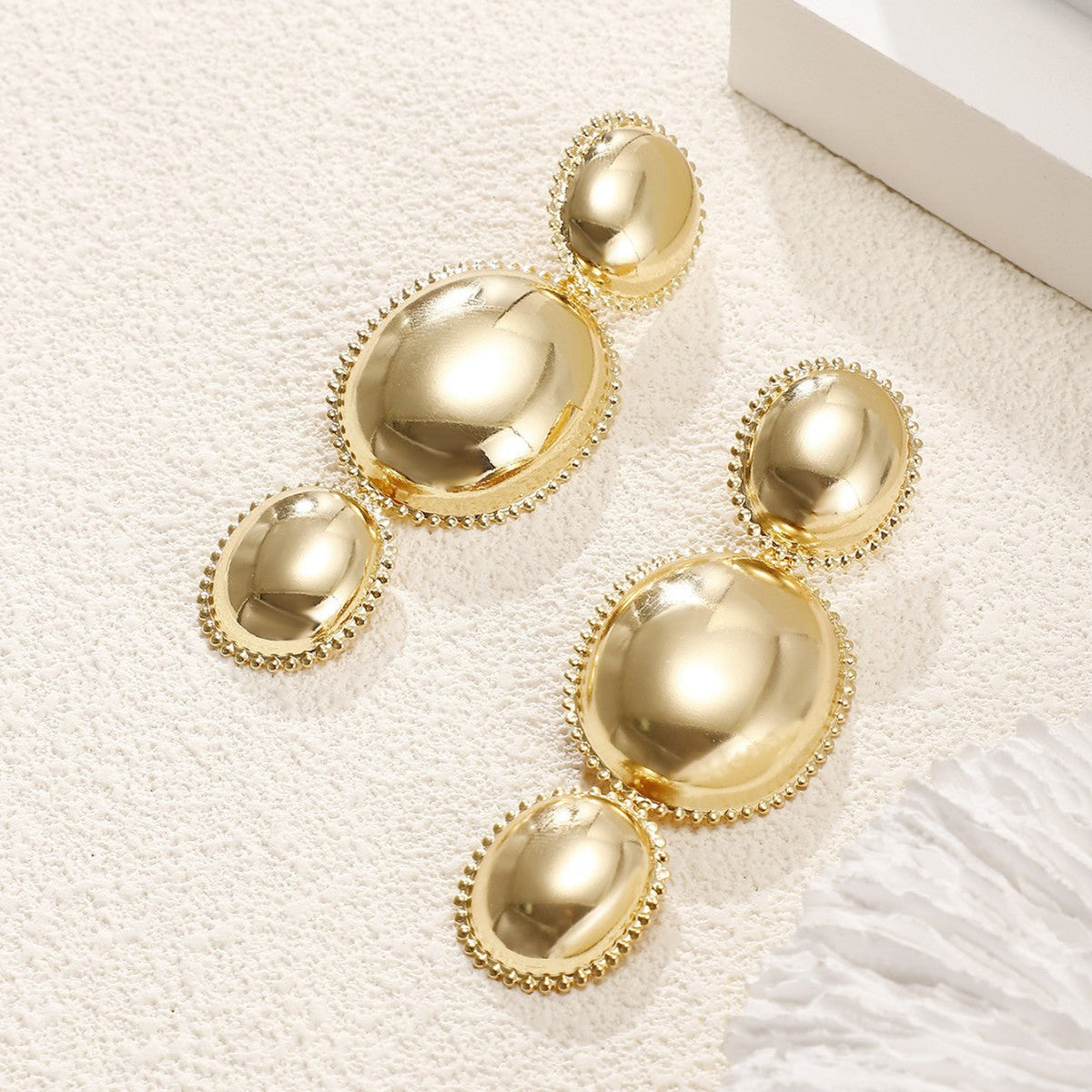 Women's earrings in artistic, structured design Symbol Fashion