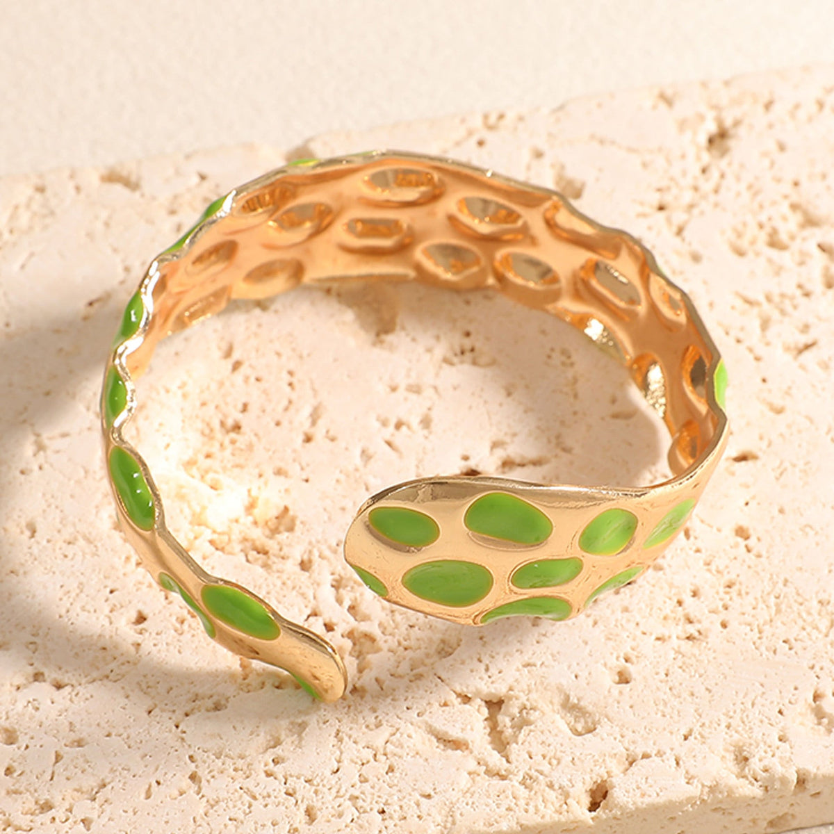 Ladies Open Bangle in Elegant Snake Design Symbol Fashion
