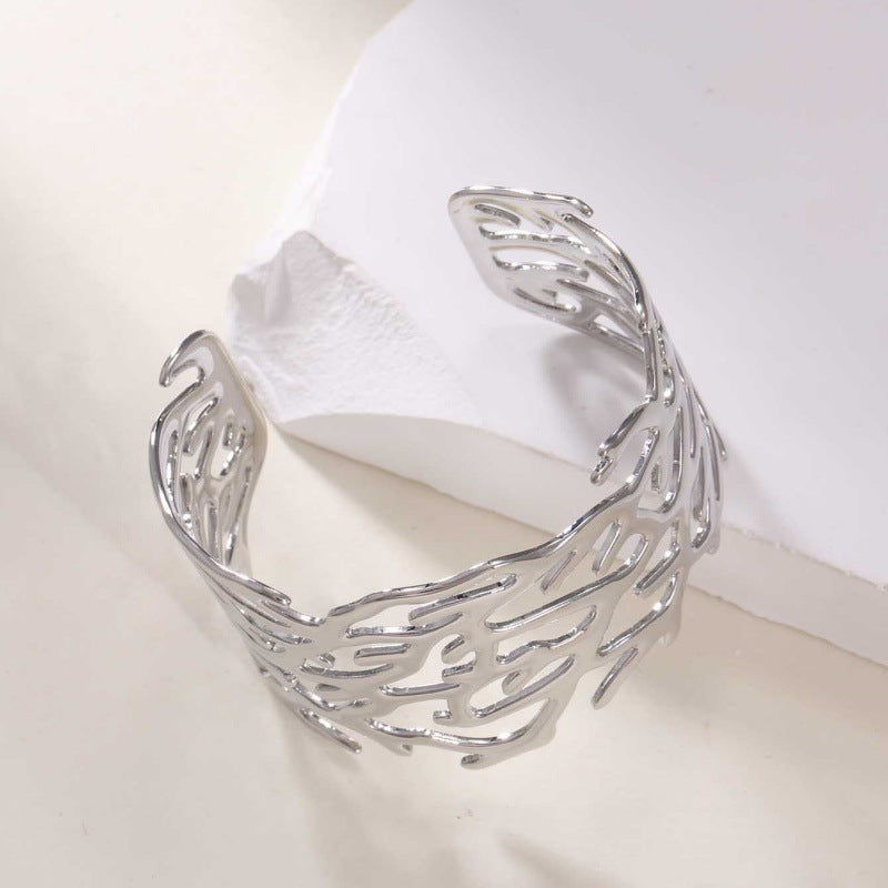 Women's Open Bangle with Elegant Wave Design Symbol Fashion