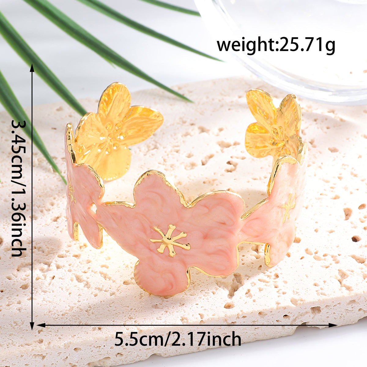 Ladies' bangle with floral motifs Symbol Fashion