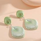 Ladies Hanging Earrings in Elegant Shell Design Symbol Fashion