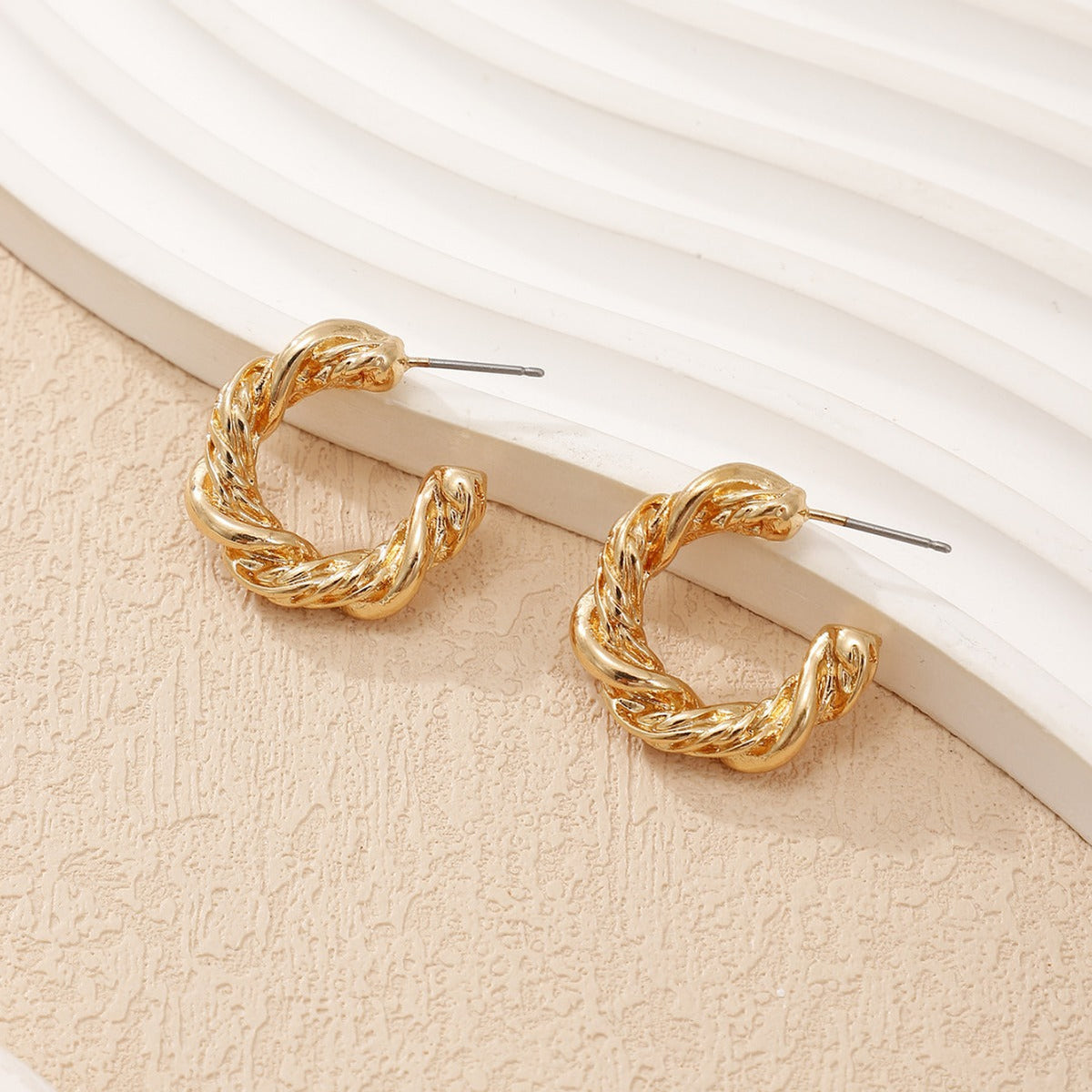 Women High-Quality Earrings with Braided Design Symbol Fashion