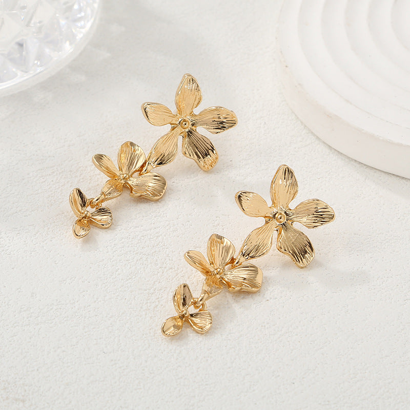 Women's Hanging Earrings with Floral Elements and Elegant Design Symbol Fashion
