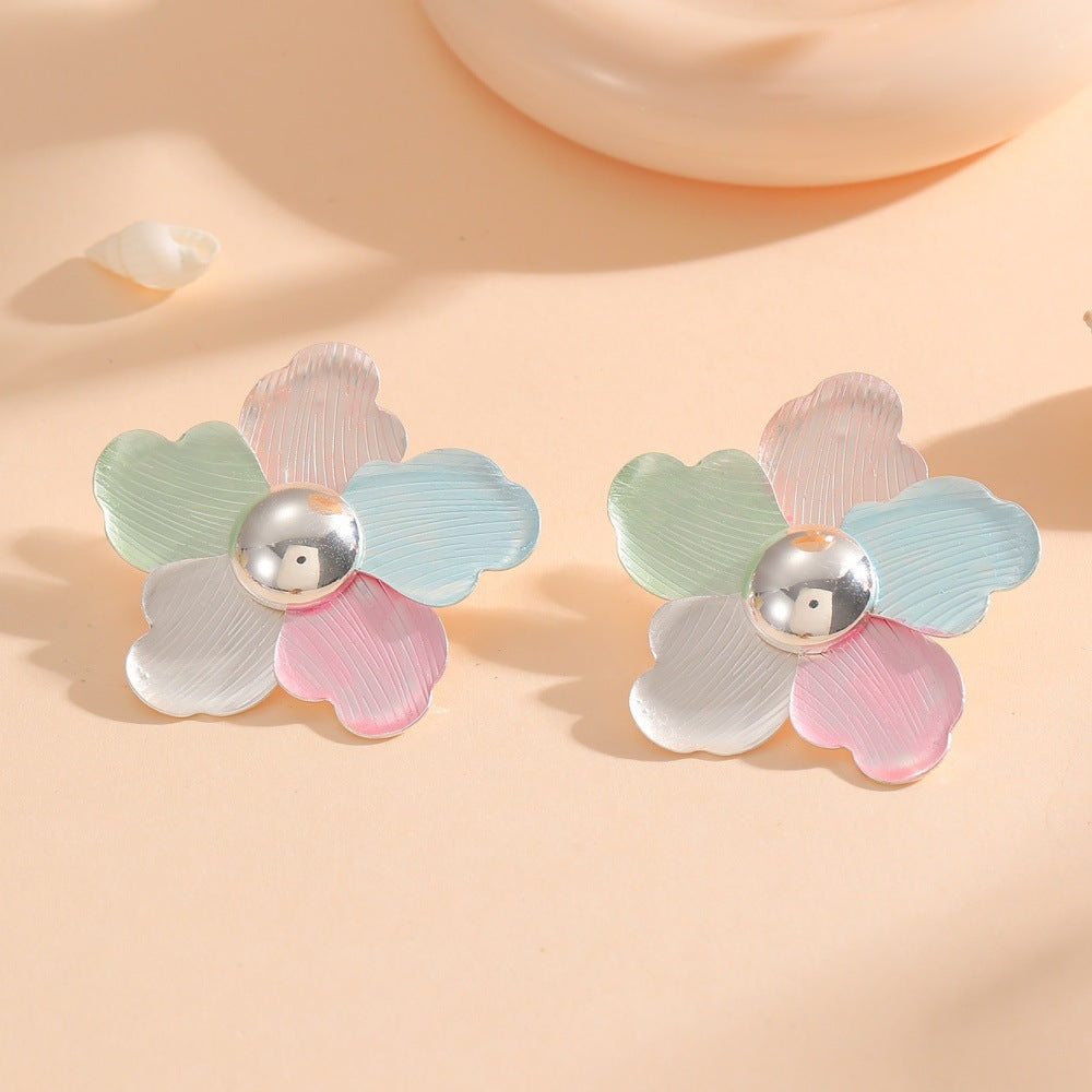 Women's hair clips in playful flower design Symbol Fashion