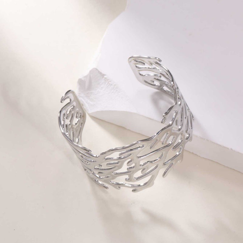 Women's Open Bangle with Elegant Wave Design Symbol Fashion