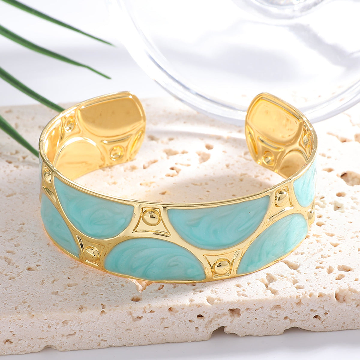 Women's cuff bracelet with artistic design Symbol Fashion