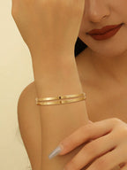 Ladies' bangle with elegant curved design Symbol Fashion