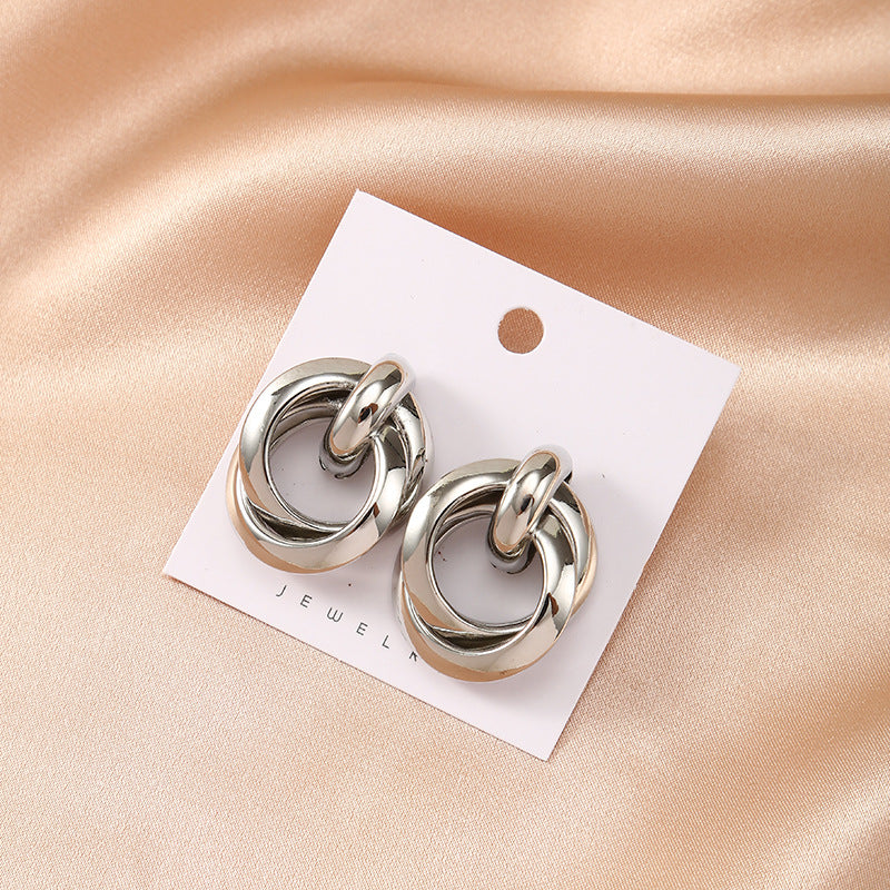 Women's hoops in a modern, layered design Symbol Fashion