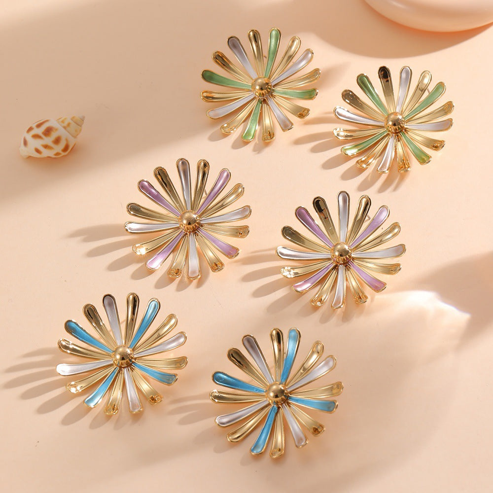 Women’s Flower Earrings in Modern 3D Design Symbol Fashion