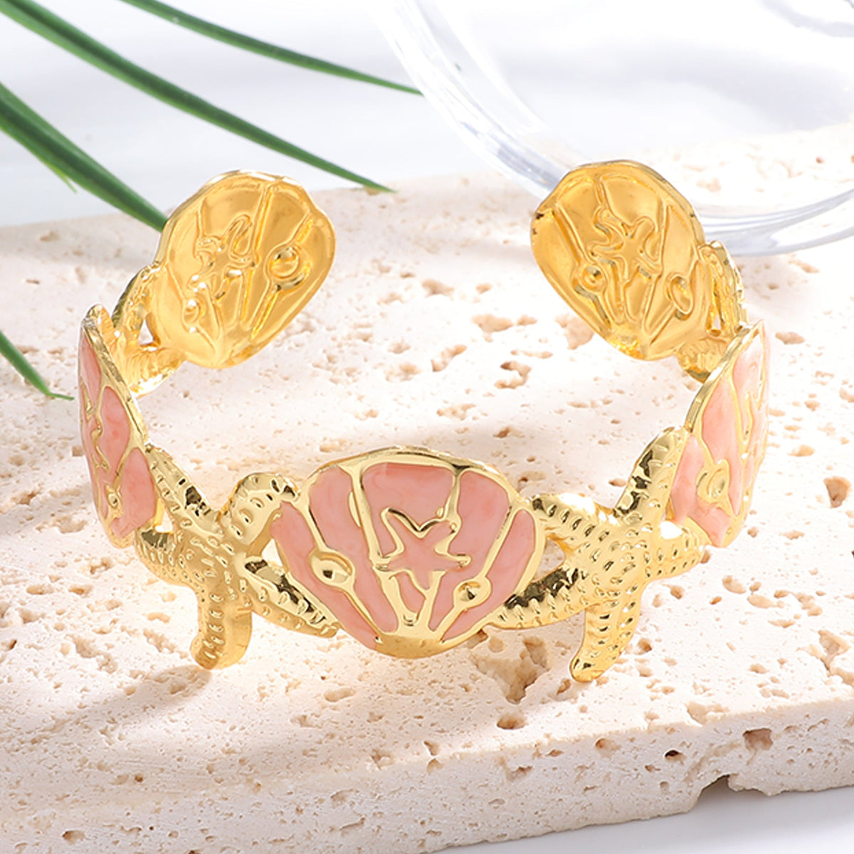 Ladies Elegant Wave-Shaped Bracelets Symbol Fashion