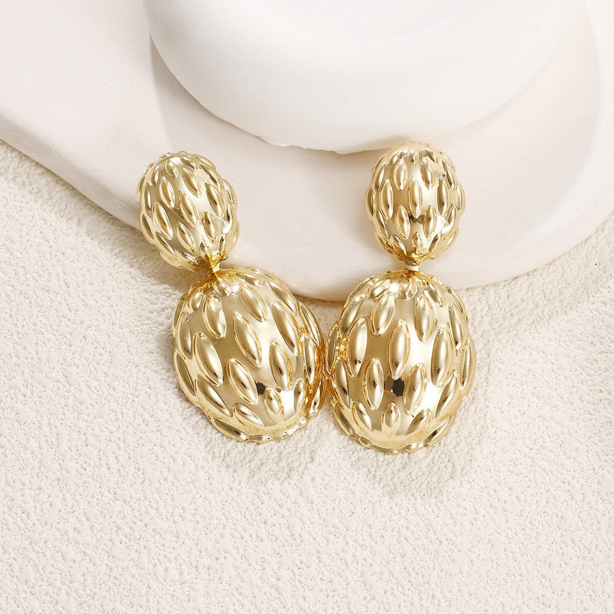 Women's earrings in artistic, structured design Symbol Fashion