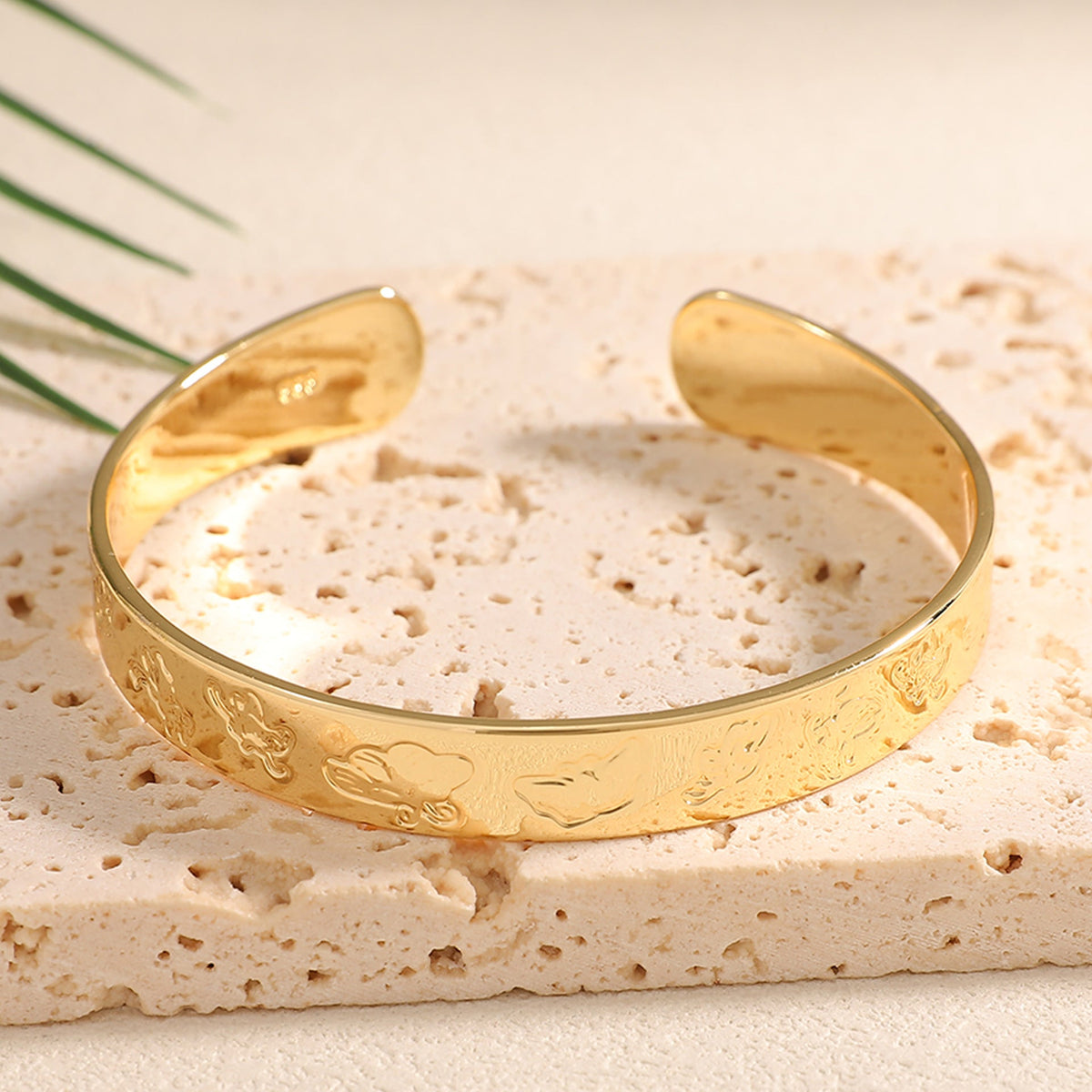 Ladies Open Bangle with Artistic Coral Pattern Symbol Fashion