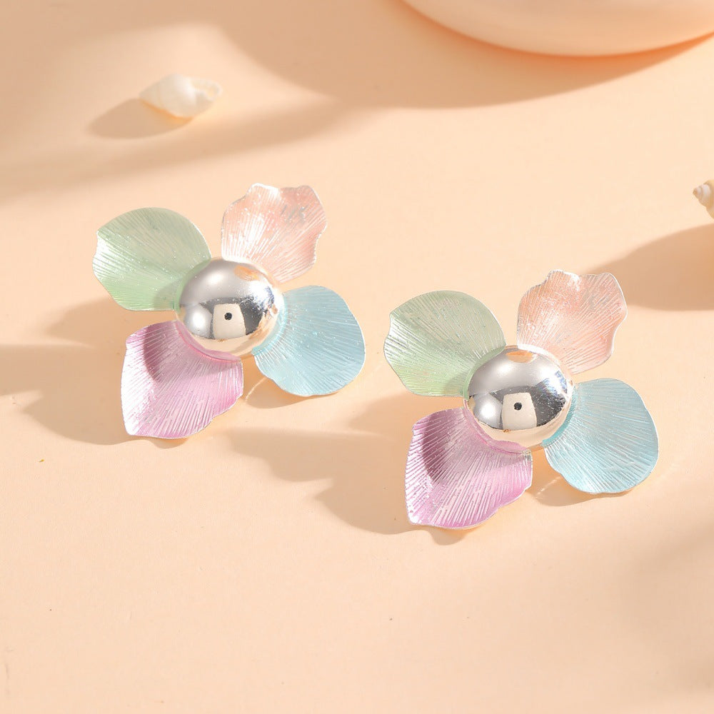 Women's hair clips in playful flower design Symbol Fashion