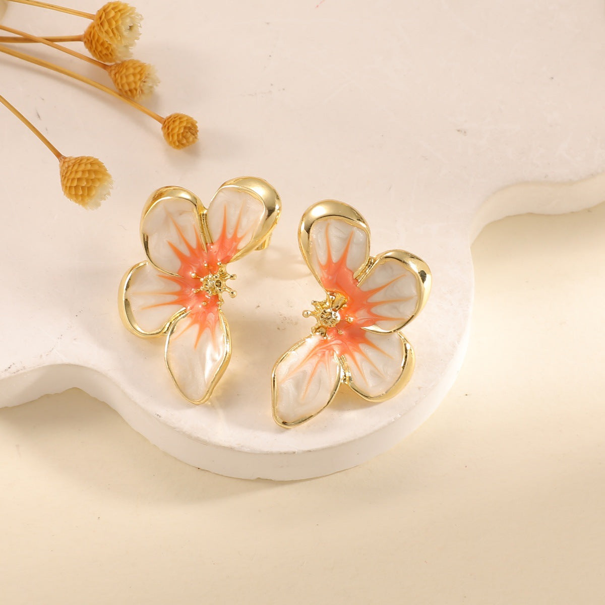 Women's ear clips in elegant floral design with a glossy coating Symbol Fashion