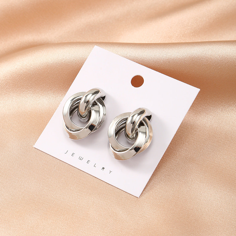 Women's hoops in a modern, layered design Symbol Fashion