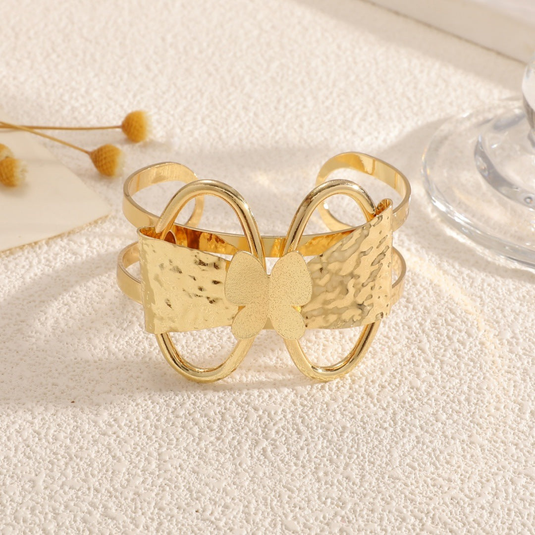 Women's bracelet with ornate butterfly design Symbol Fashion