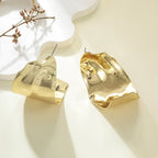 Women's Hanging Earrings in Elegant Wave Pattern Symbol Fashion