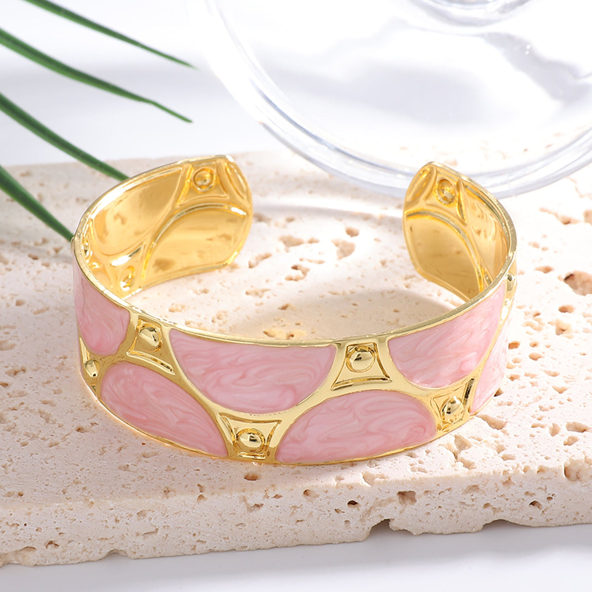 Women's cuff bracelet with artistic design Symbol Fashion