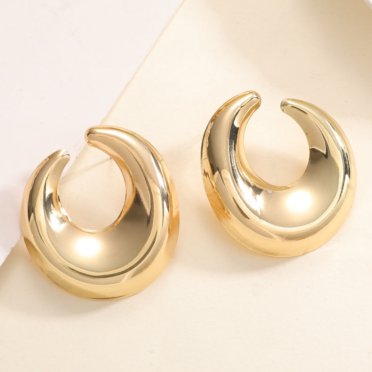 Women's earrings with elegant curved design Symbol Fashion