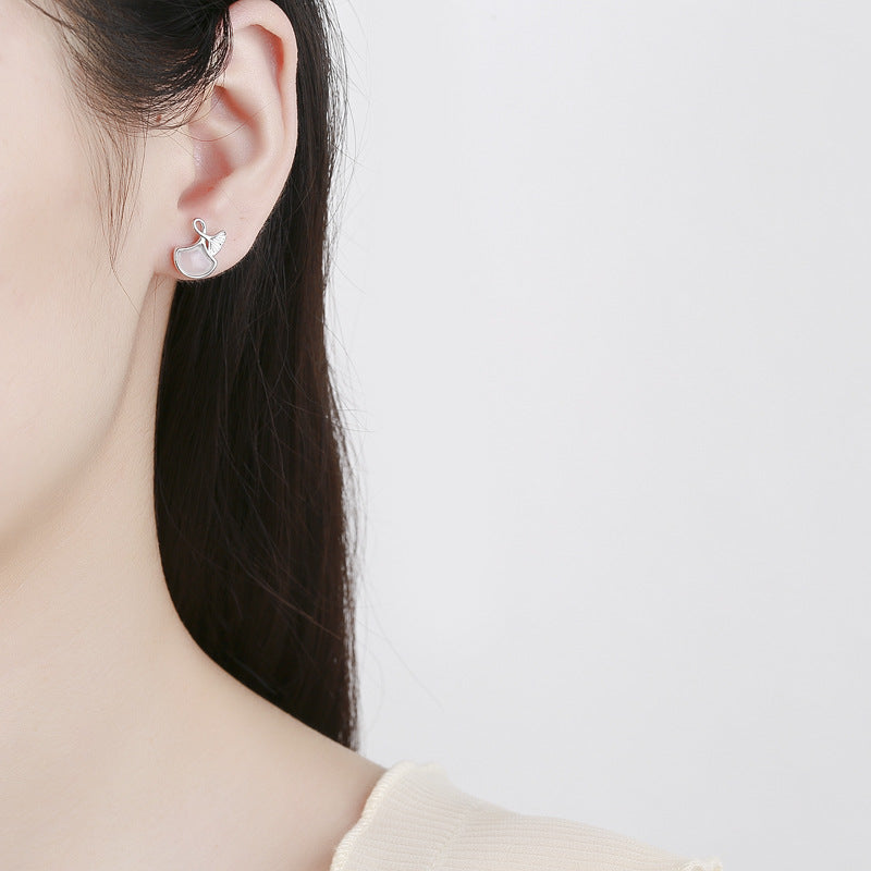 Women's earrings in elegant whale fin design Symbol Fashion