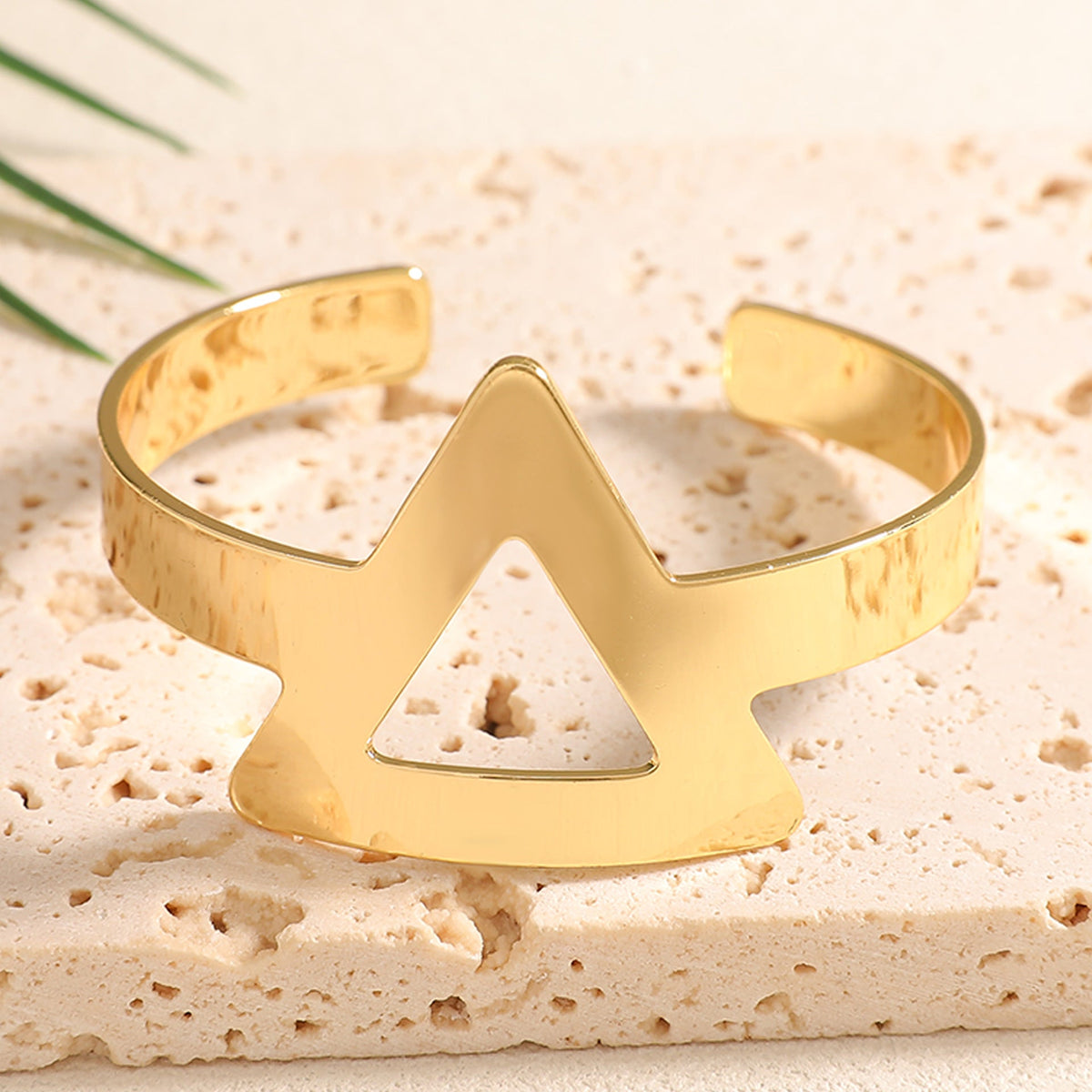 Ladies Open Bangle with Artistic Coral Pattern Symbol Fashion