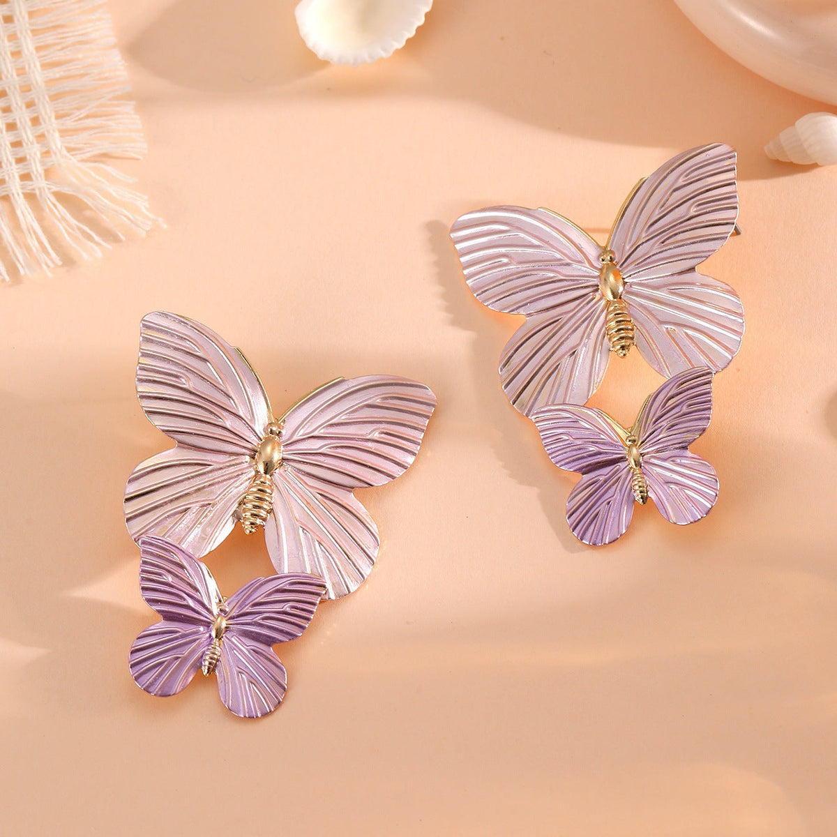 Ladies' brooches in elegant butterfly design Symbol Fashion