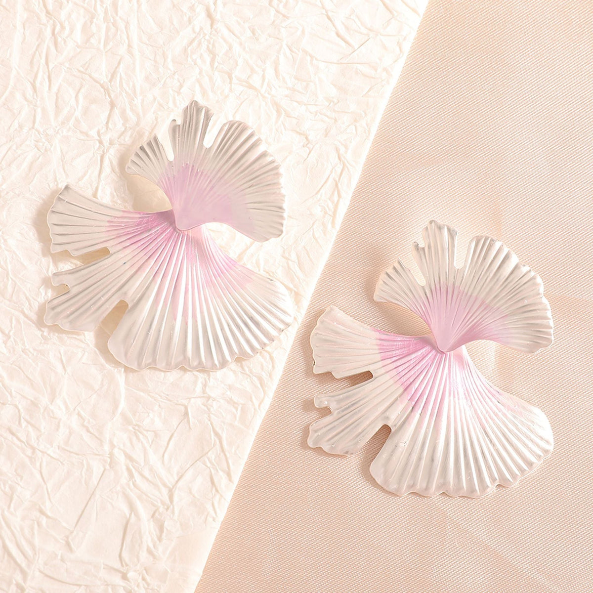 Women's hair accessories with elegant leaf design Symbol Fashion
