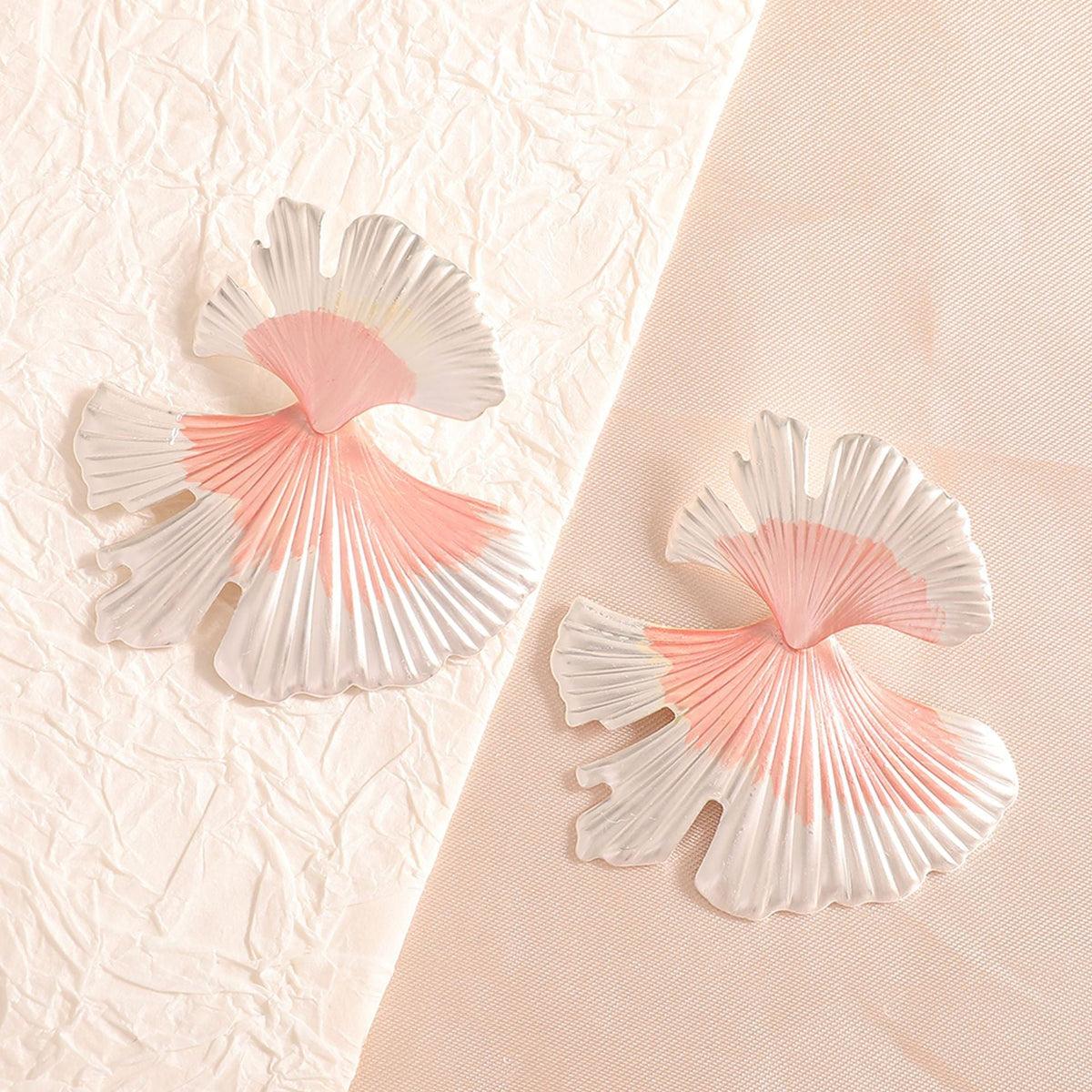 Women's hair accessories with elegant leaf design Symbol Fashion