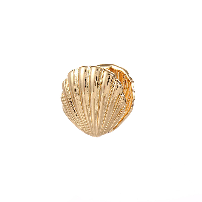 Women's ear clips in elegant shell design Symbol Fashion