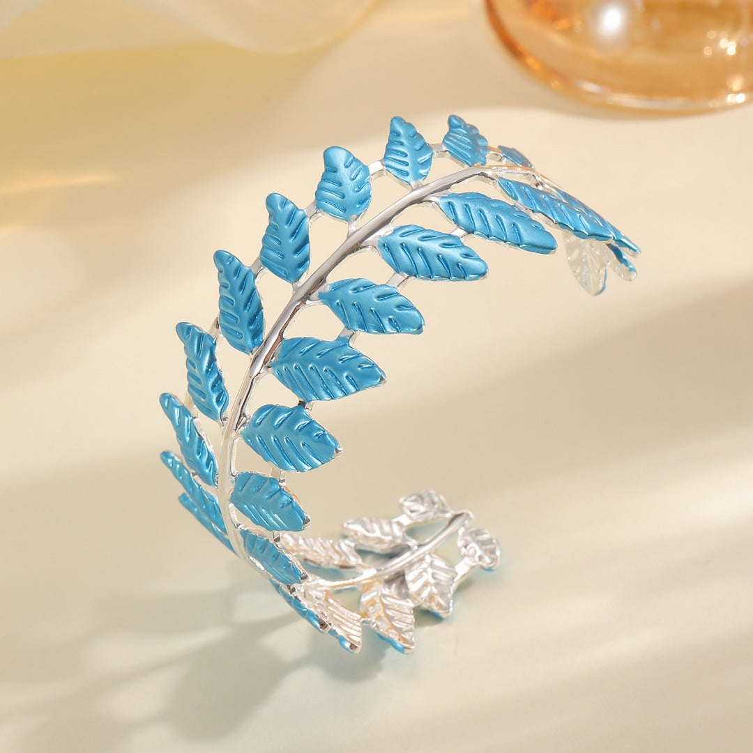 Ladies bracelet in elegant leaf design Symbol Fashion