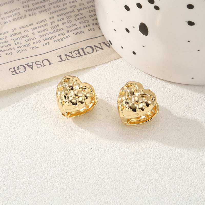 Women's ear clips in elegant shell design Symbol Fashion