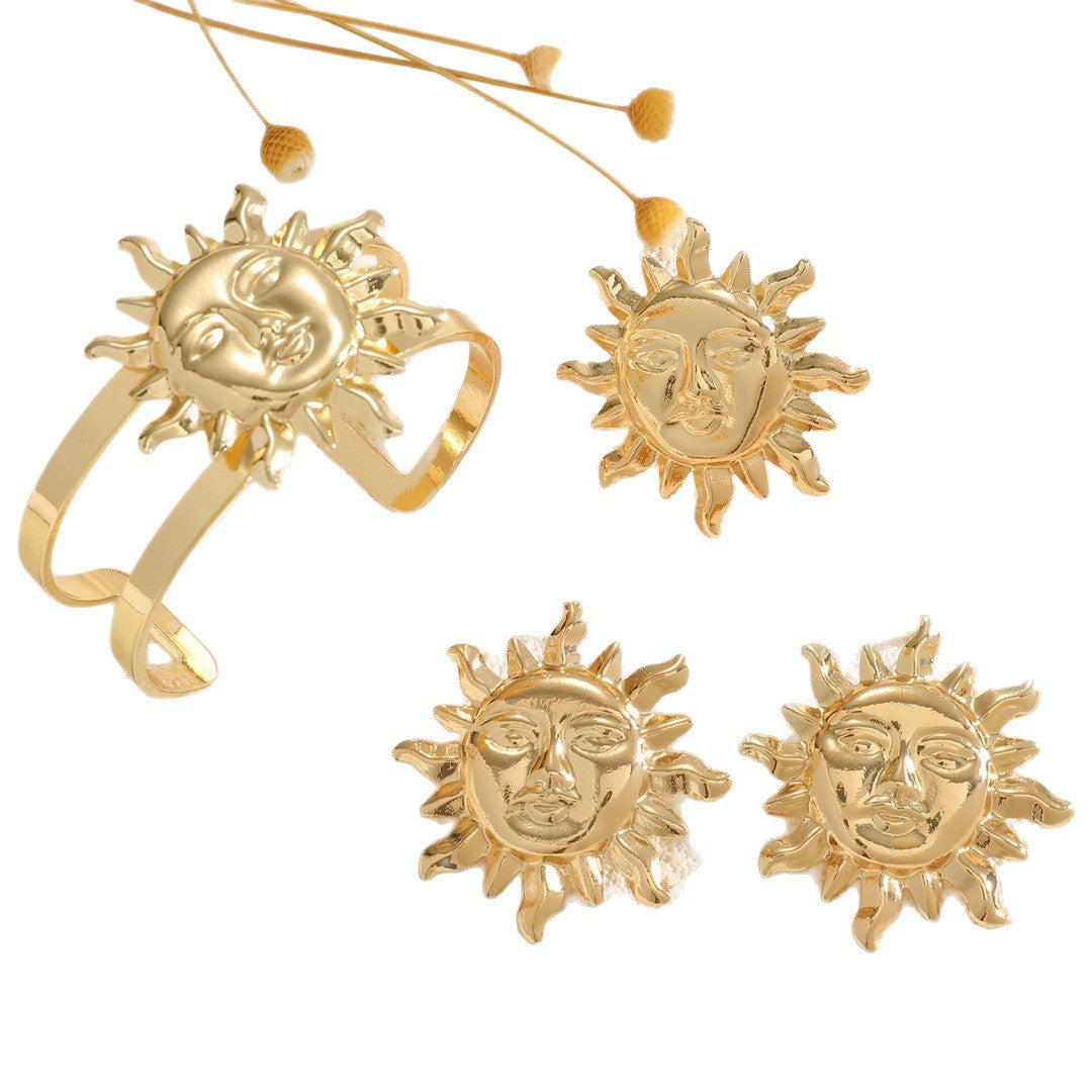 Women's bracelet with elaborate sun design Symbol Fashion