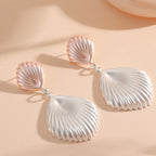Ladies Hanging Earrings in Elegant Shell Design Symbol Fashion