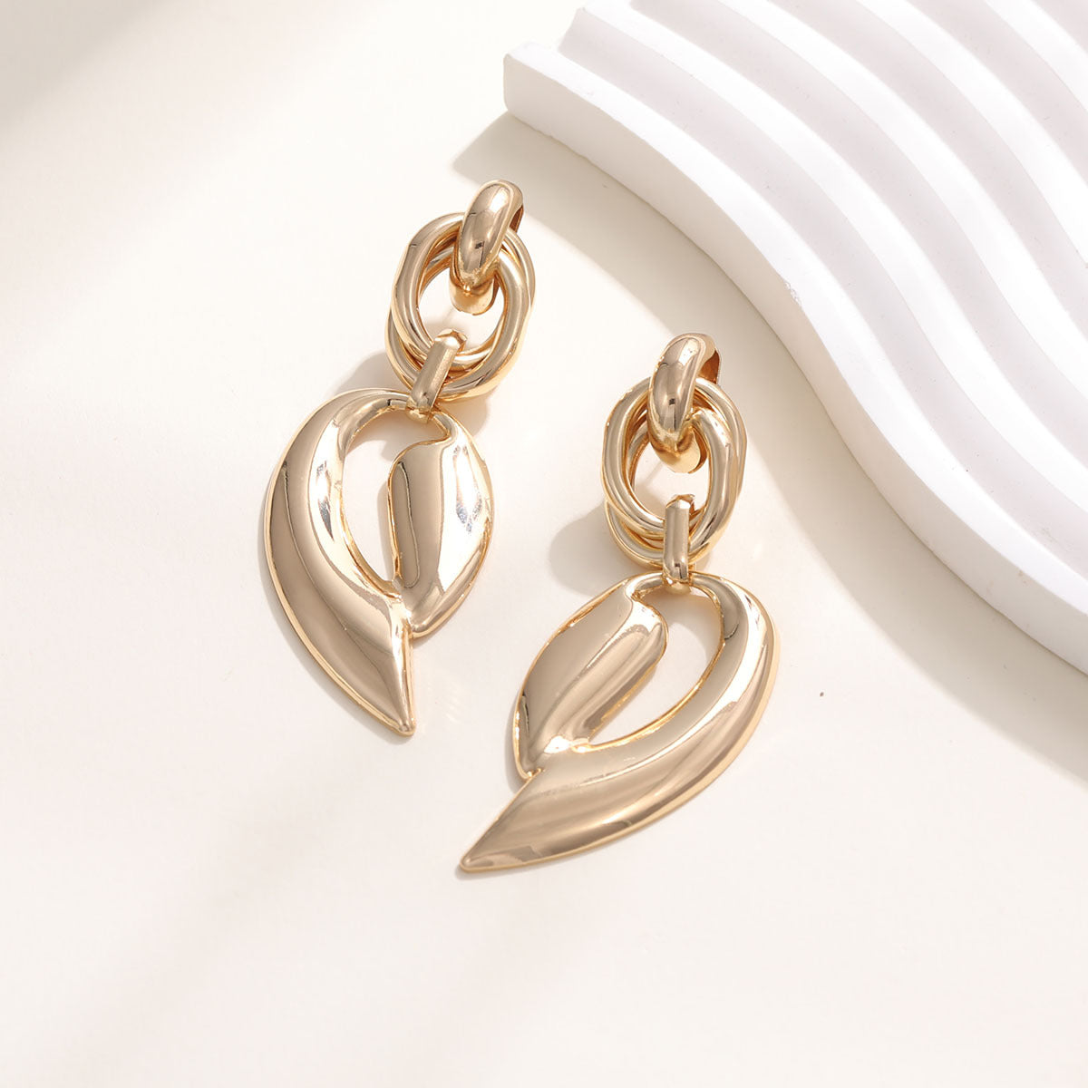 Women's Elegant Statement Earrings with Leaf Design Symbol Fashion