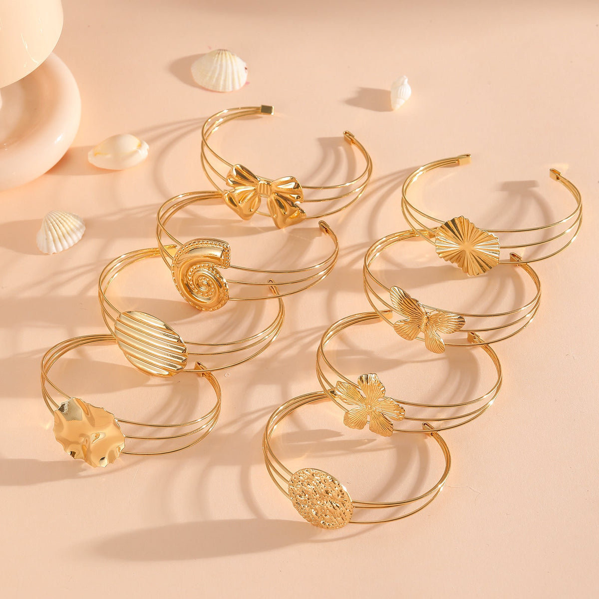 Women's bracelet with intricate bow design Symbol Fashion