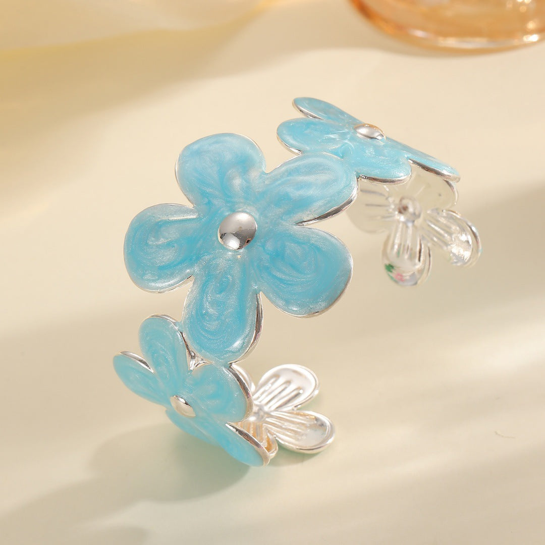 Women's bracelet made of high-quality metal with floral design Symbol Fashion