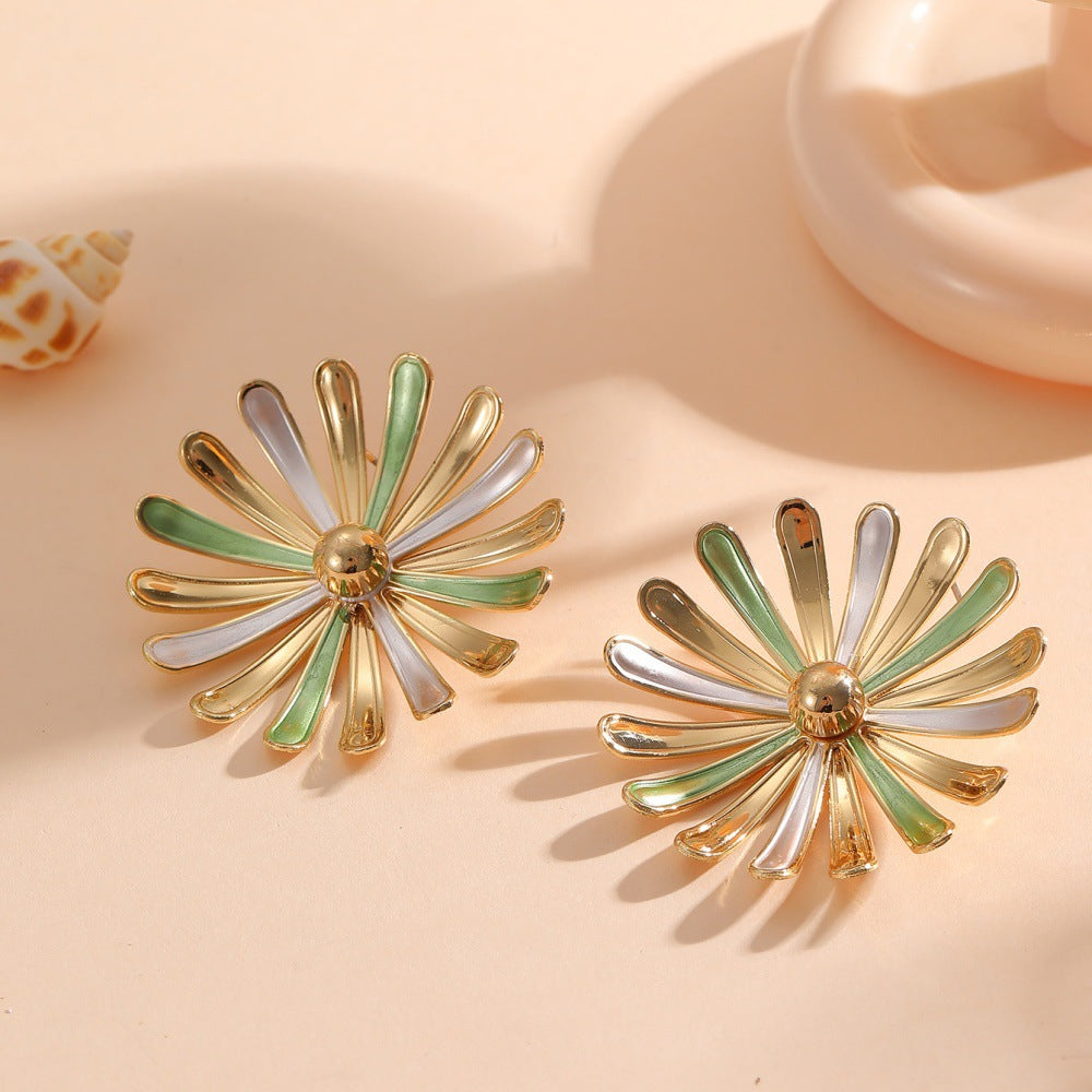 Women’s Flower Earrings in Modern 3D Design Symbol Fashion