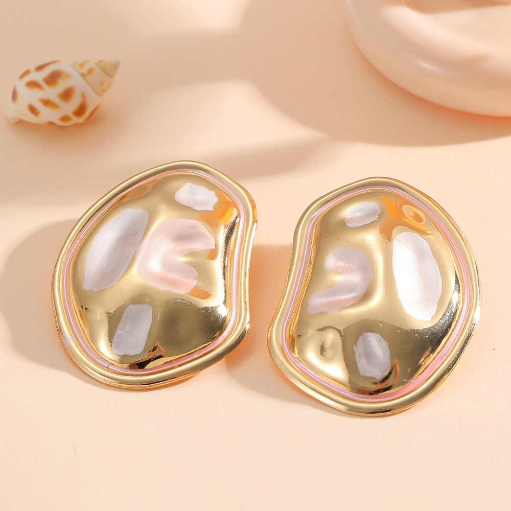 Ladies Hanging Earrings in a modern, organic design Symbol Fashion