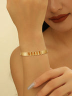 Ladies' bangle with elegant curved design Symbol Fashion