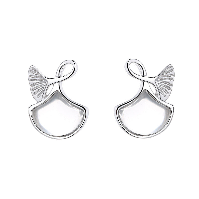 Women's earrings in elegant whale fin design Symbol Fashion