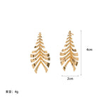 Women Hanging Earrings in Elegant Leaf Design Symbol Fashion