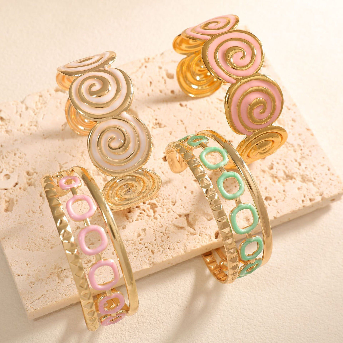 Women's cuff with elegant spiral design Symbol Fashion