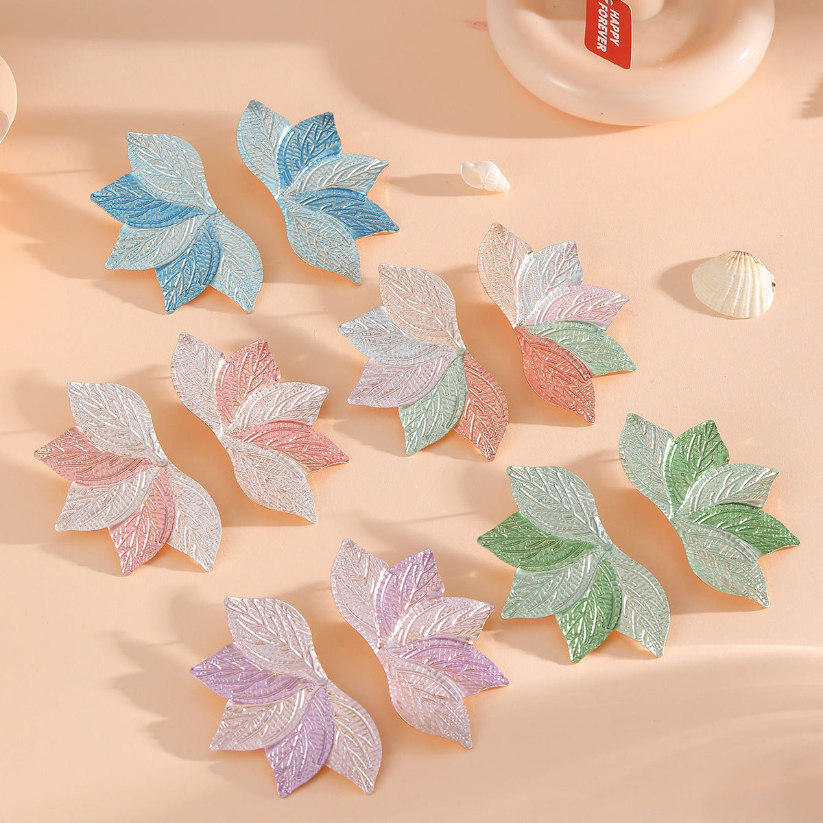 Women’s hair accessory with elaborate leaf design Symbol Fashion