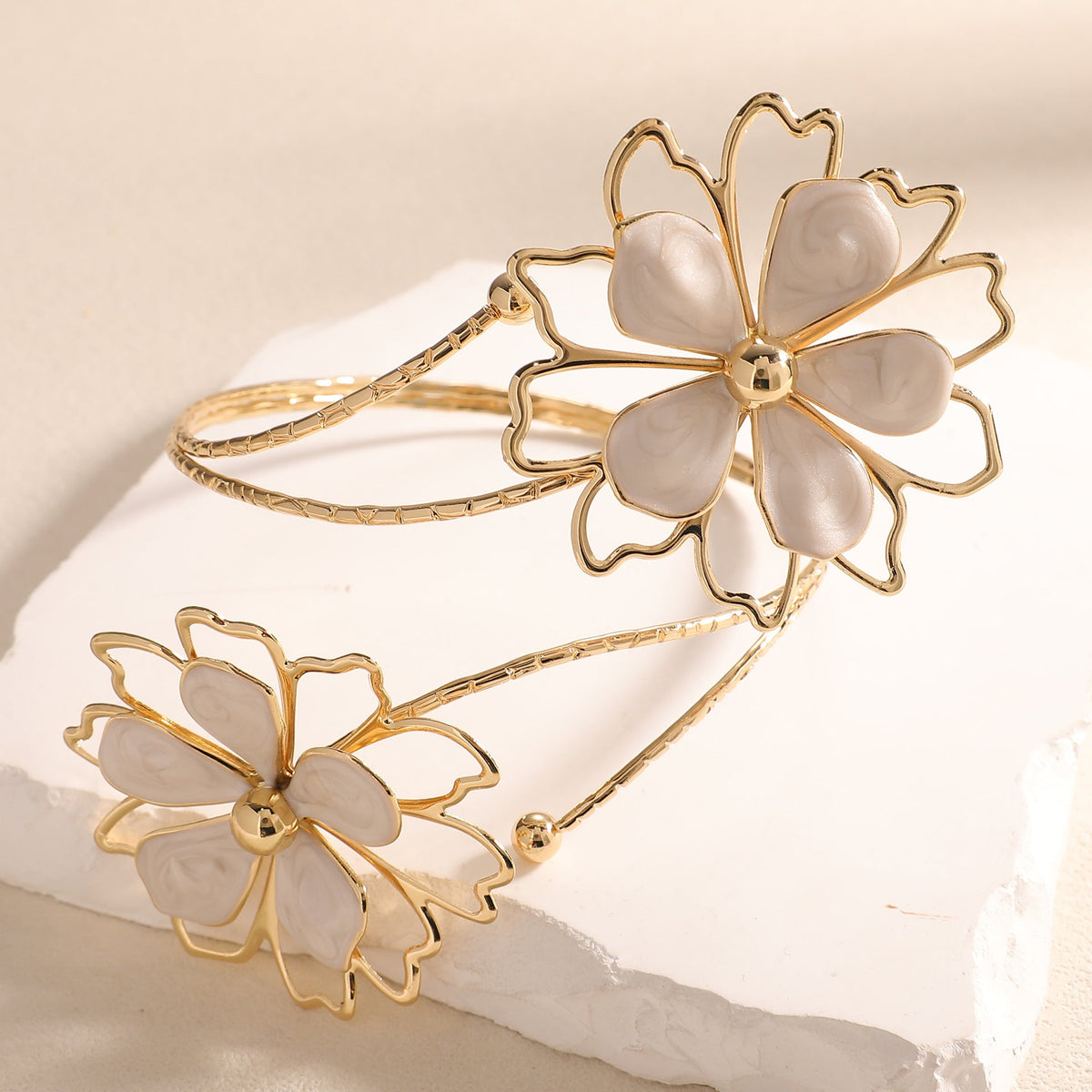 Ladies bracelet with artistic flower design Symbol Fashion