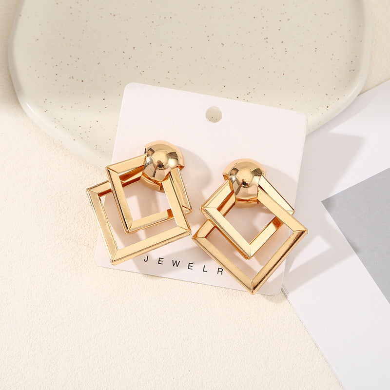Women's Hanging Earrings with Square Design and Glossy Surface Symbol Fashion