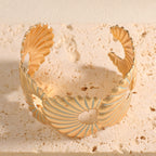 Women's bangle with elegant shell design Symbol Fashion