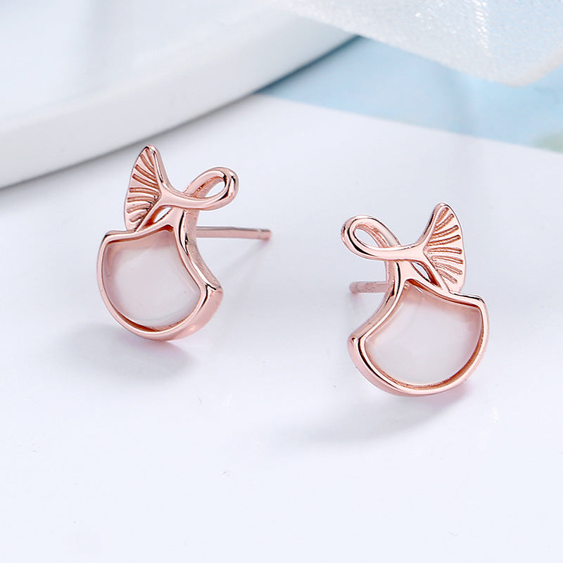 Women's earrings in elegant whale fin design Symbol Fashion